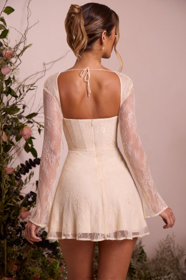 Ivoire robe courte corset en dentelle à manches longues Ninette Z0R8H260 Oh Polly